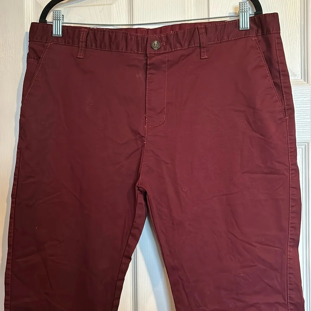 Jeep men’s maroon chino pants size 38x31
